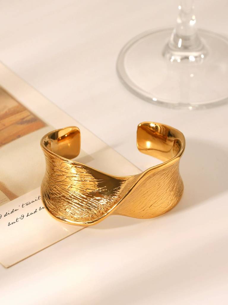 Meridian Gold Bangle